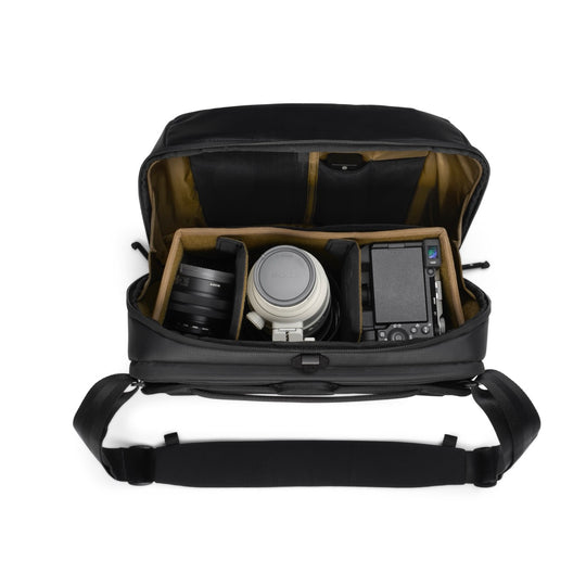 McKinnon Camera Messenger 13L