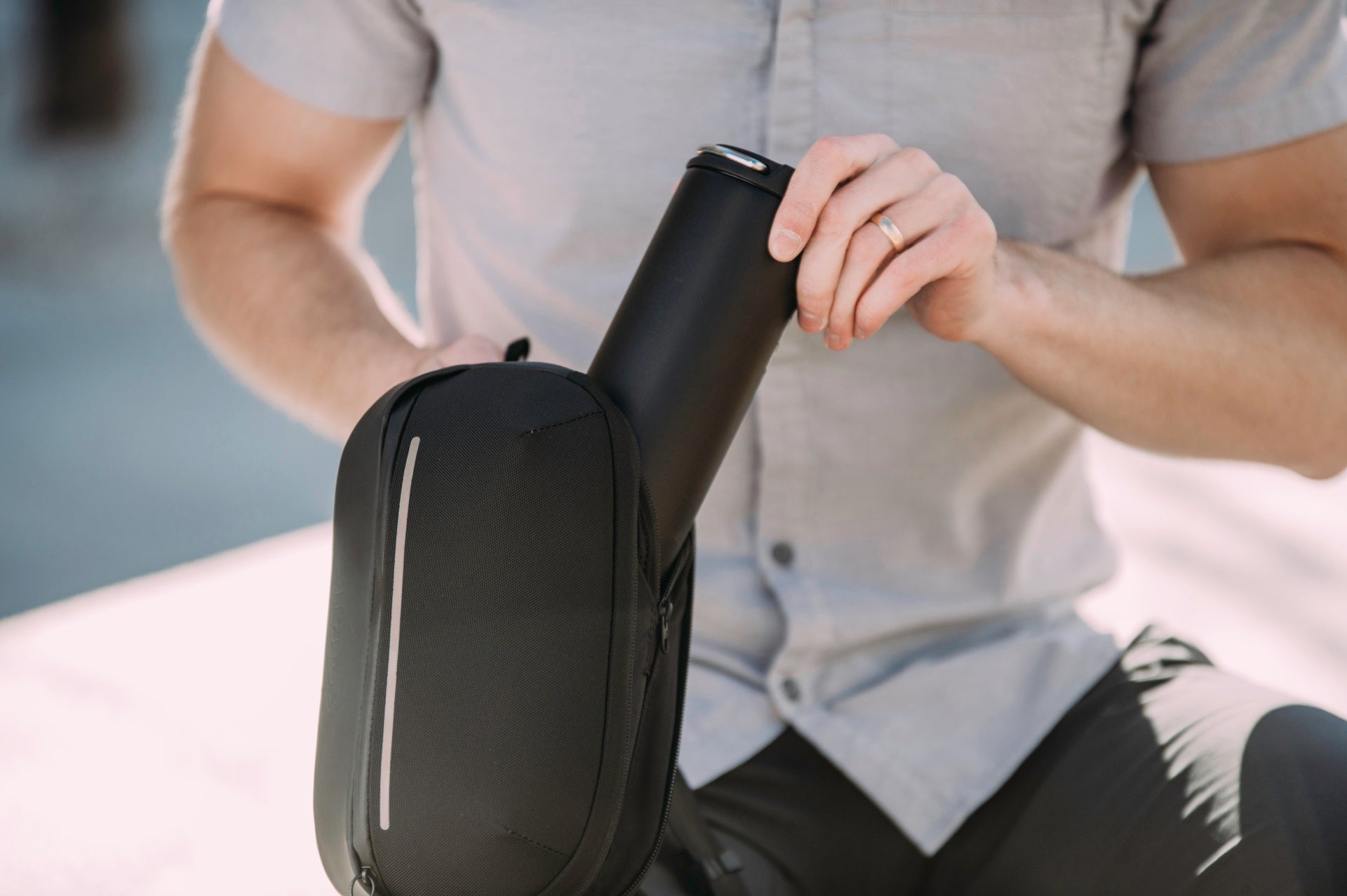 Gomatic Navigator Sling 1L - Compact and Practical